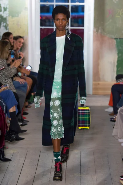 Look 19